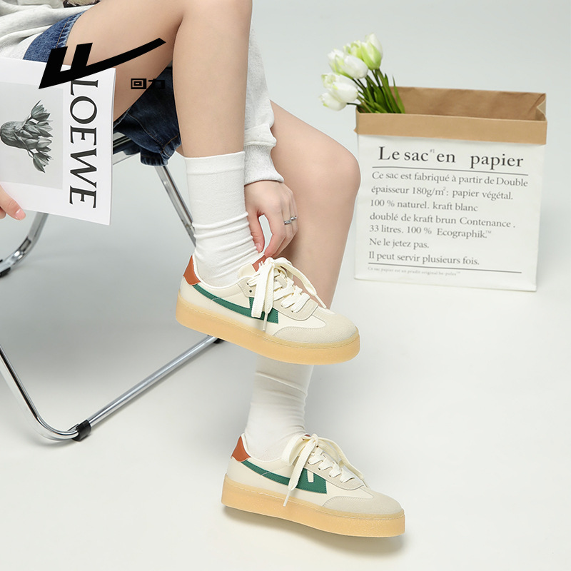 Reacting to the new spring and summer-receiving shoes, the re-emergence of hot-tweet couples' canvass.