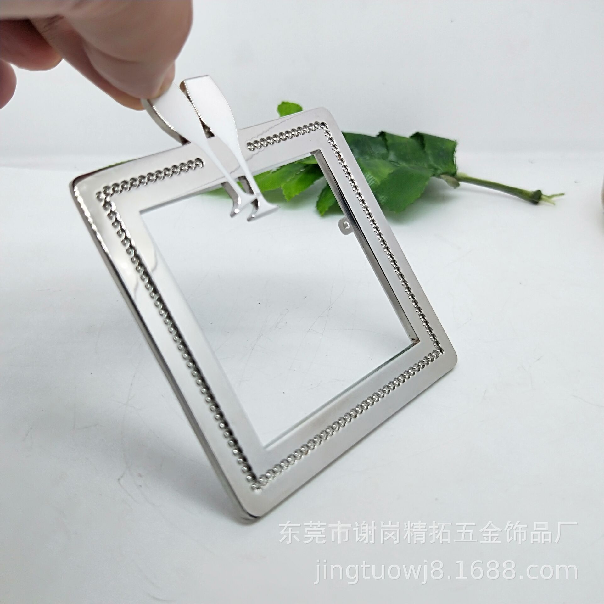 Supply metal frames, zinc alloy frames, children's small frames, household crafts frames