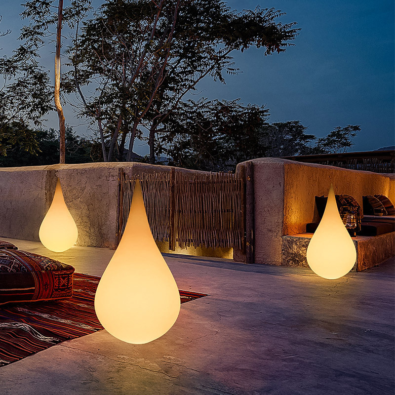 Led luminous drops of light on the outside of the hotel, leading to a simple modern living room decoration light