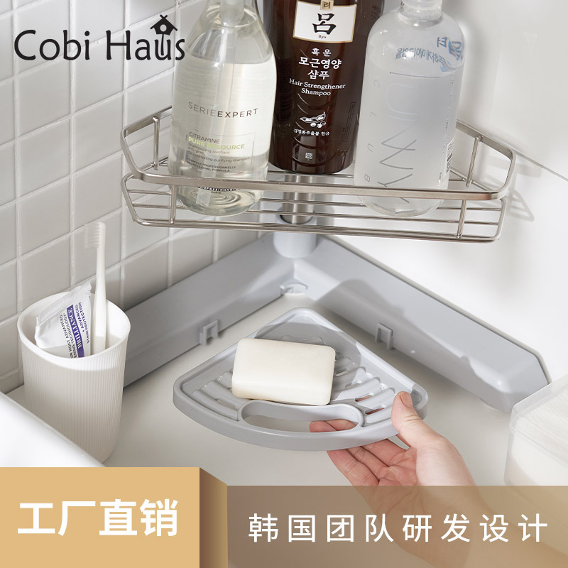 Trong nhà vệ sinh của khách, thép không gỉ có thể được chuyển xuống sàn, tủ chứa đồ hai tầng.