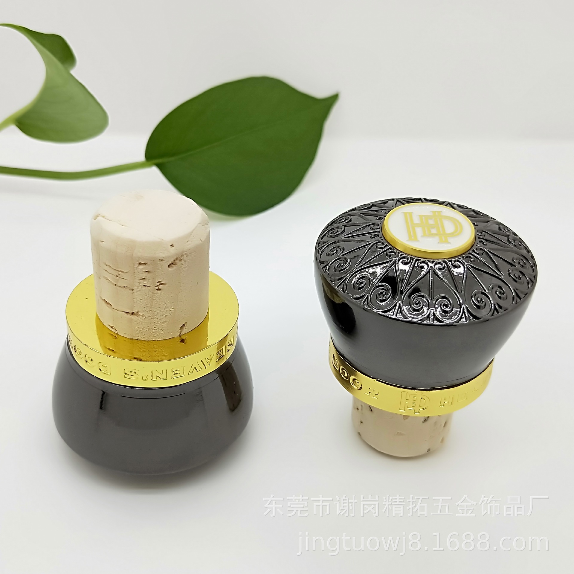 The factory is responsible for high-quality metal wine bottles, food-grade natural soft wood wine caps, zinc alloy caps.