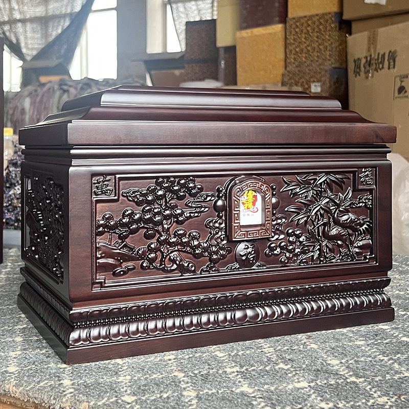 The urn box, the urn, the urn box, the mortuary items.