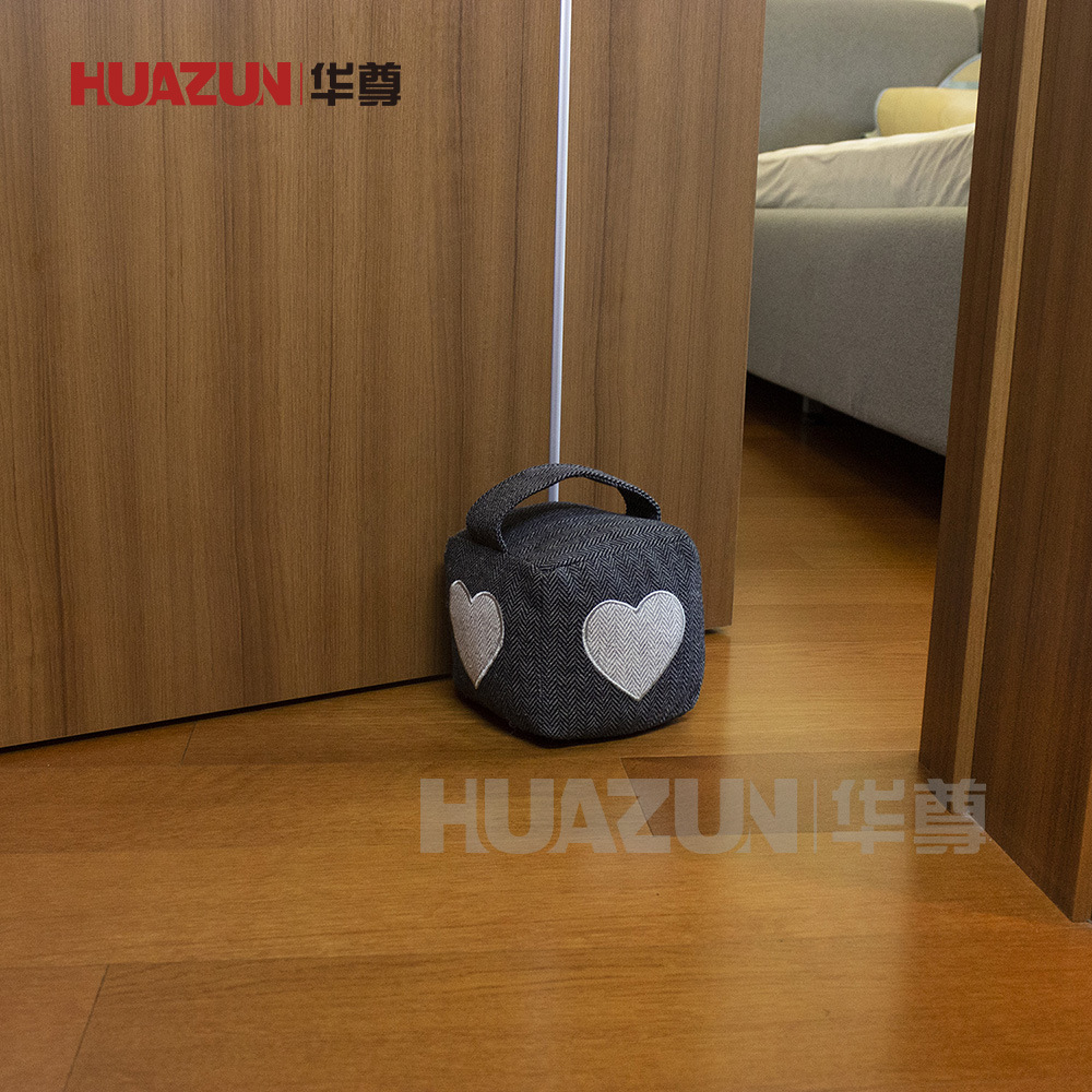 Những khối nhung thương mại, các khu rừng Amazon, các khối điện tử xuyên biên giới.