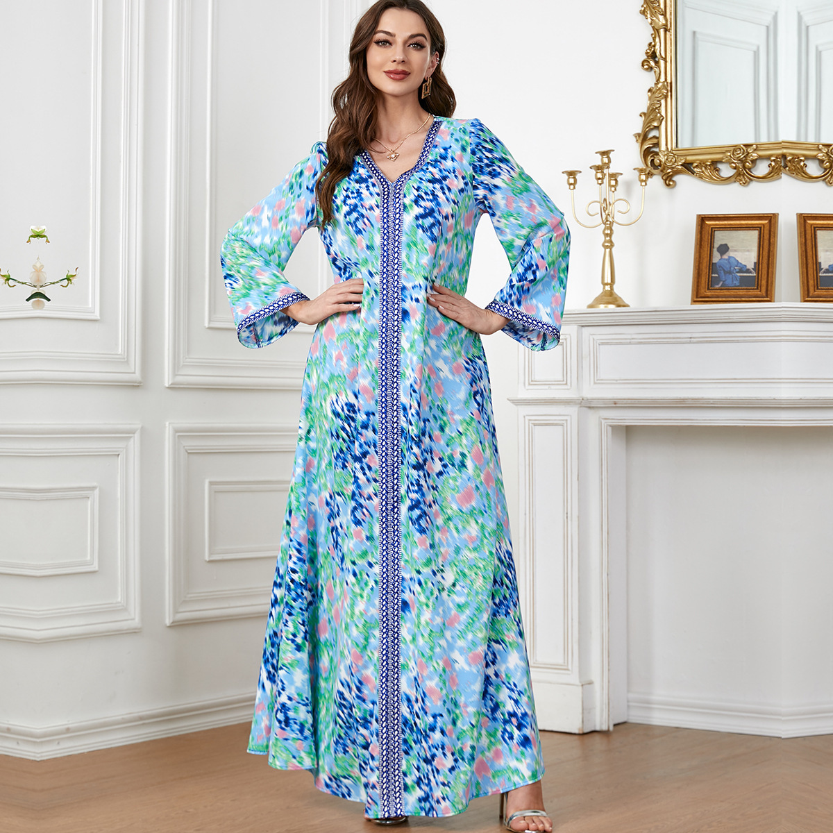 3507 2023 Middle Eastern Muslim wearing a V-collar dress cross-border European-American recreational spell-out for long-sleeved women