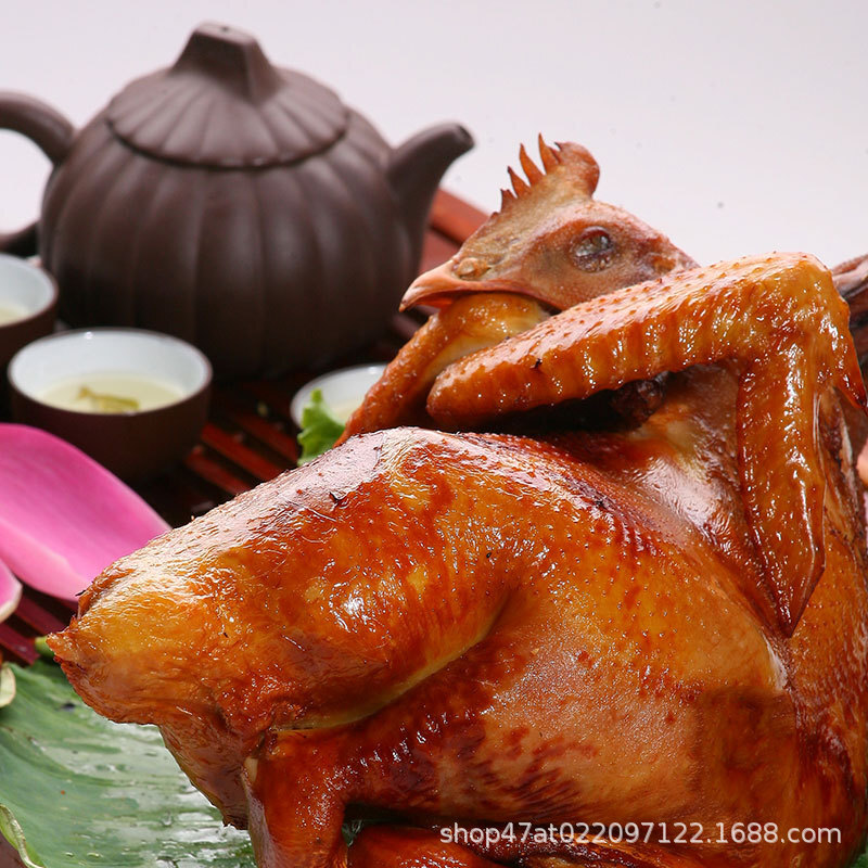 Tinjin không quan tâm về nước sốt Một món quà nấu gà và thịt heo.
