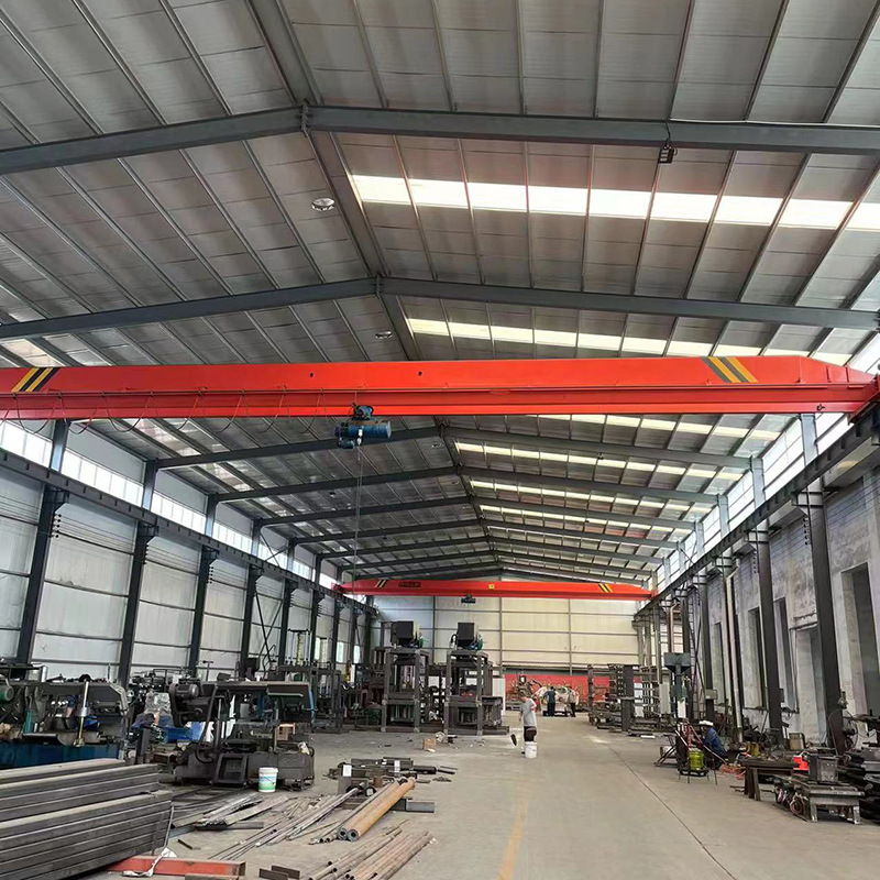 The Shandong factory sells single beam cranes, and the workshop factory uses single beam bridge cranes inside and outside.