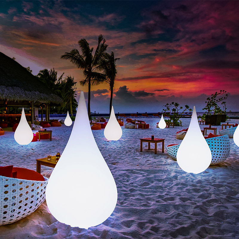 Led luminous drops of light on the outside of the hotel, leading to a simple modern living room decoration light