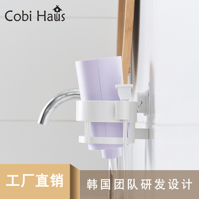 Nhà vệ sinh đến phòng ngủ không có tường không khí để thở.