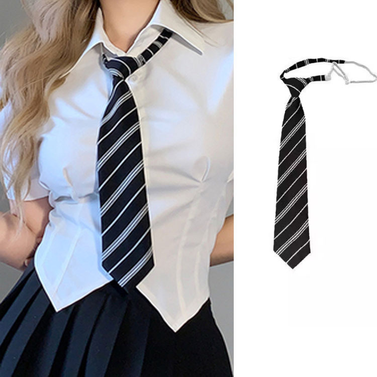 ผู้หญิงเสื้อเชิ้ตลายเซิร์ฟของญี่ปุ่น