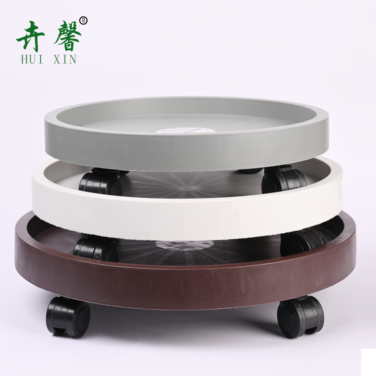 Bánh xe được thép với khay hoa và dù.