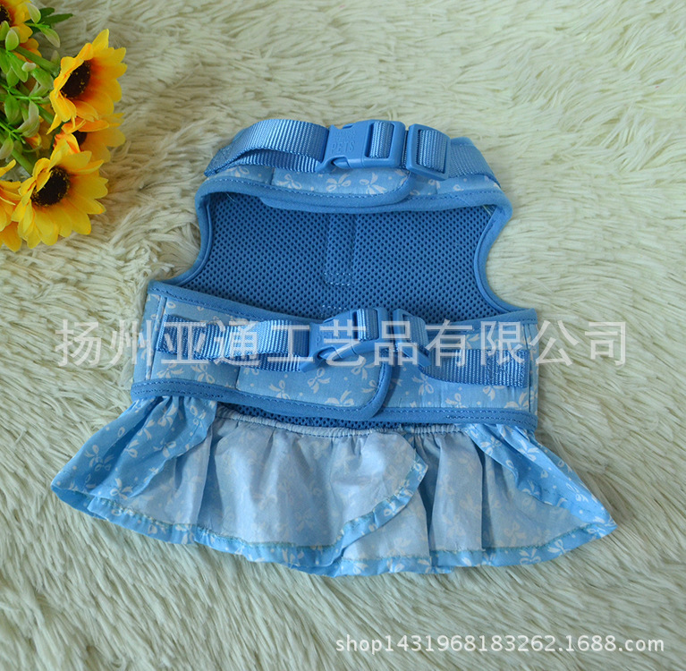 Nhà máy sản xuất băng ngực bán nó.