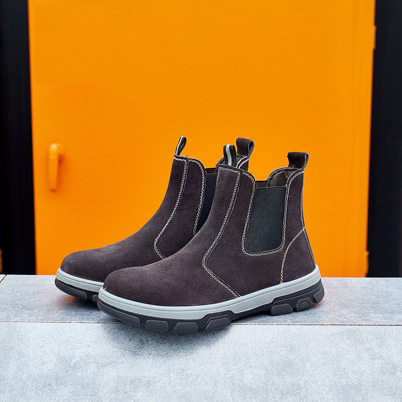 Cross-border tailoring of shoes for boys against piercing.