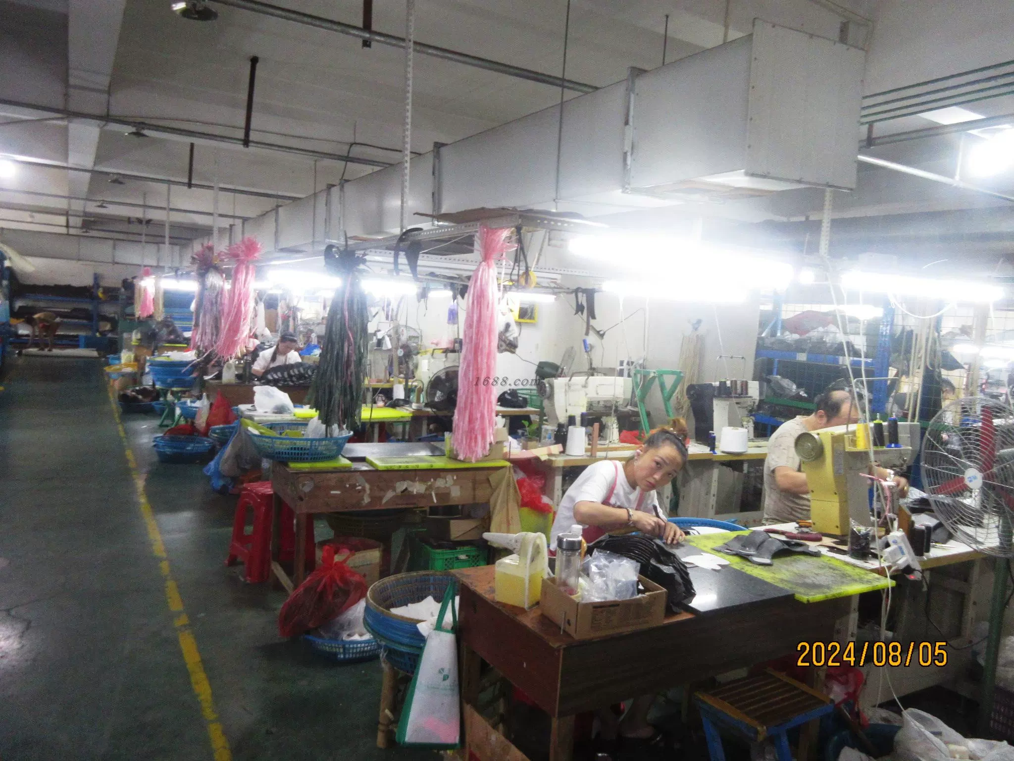 Wenchuan City, Hae Guo Qui Shu's Shoes Factory
