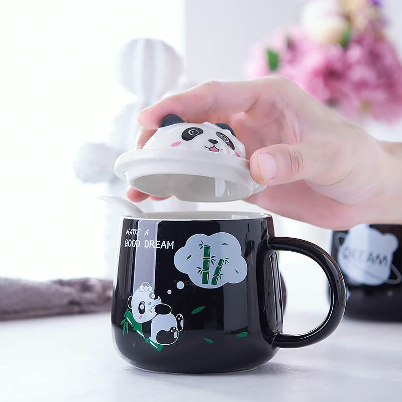 The ceramic Marks and Cute Animal Cartoon with the original glazing cup with the glass office.
