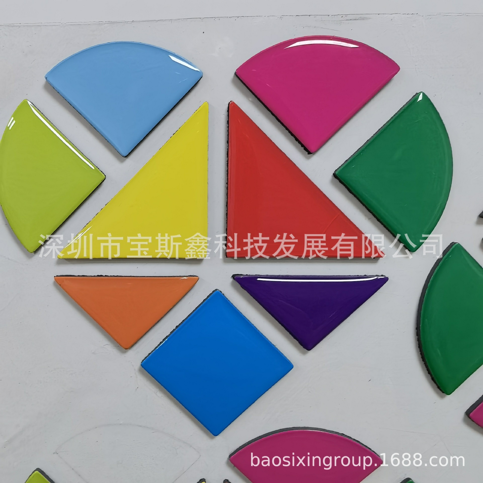 Nhà máy điều chỉnh tủ lạnh bằng đinh vít gỗ bá hương.
