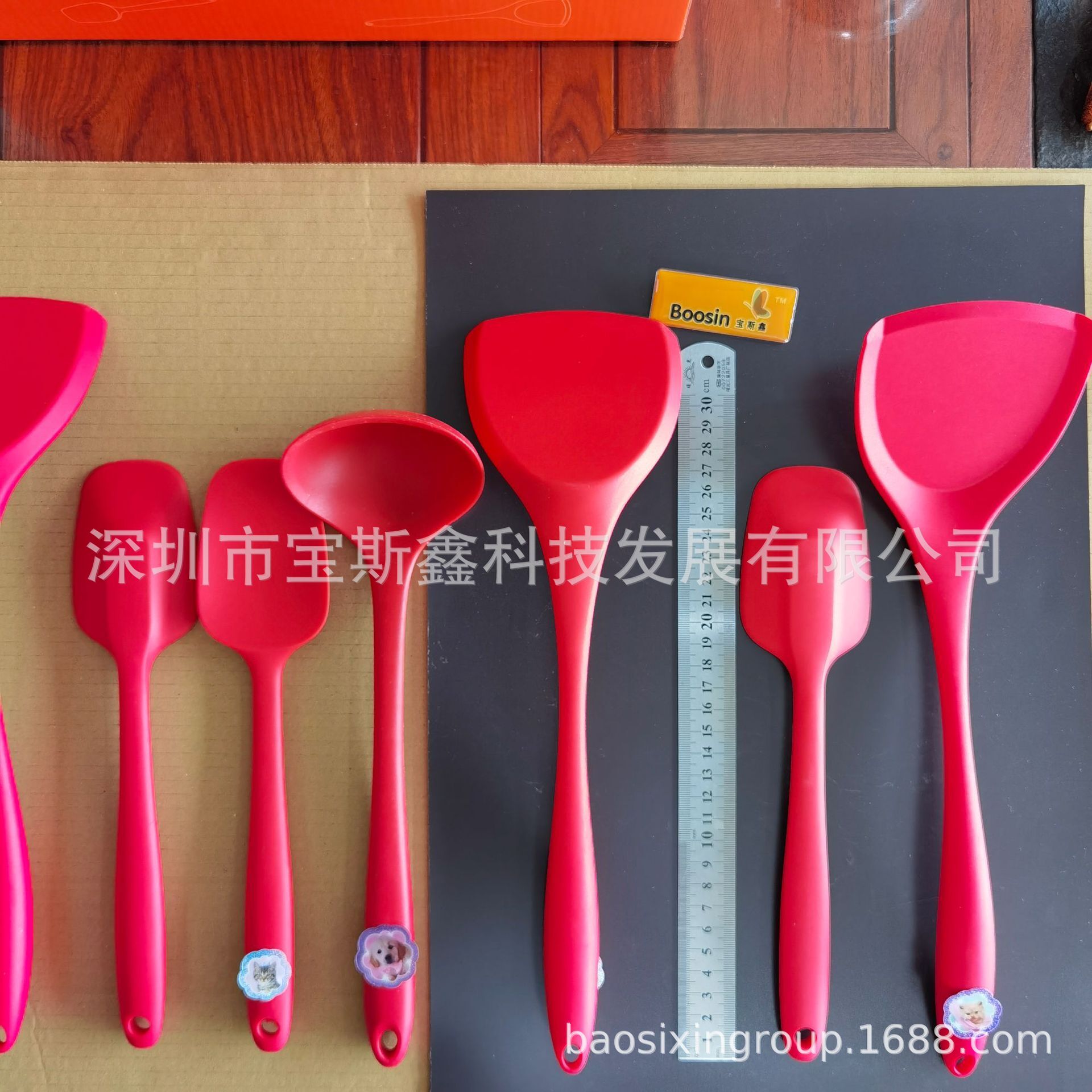 Sản xuất 3 gói gồm những cái xẻng cỡ đỏ ưu tiên cho kho hàng hóa thương mại nước ngoài có kích cỡ cao