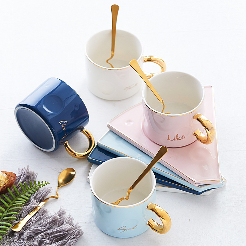 Nordino Phnom Penh coffee cups, china cups with a spoon and a brandy cup with a brandy brandy brandy of a Mark's house cup.