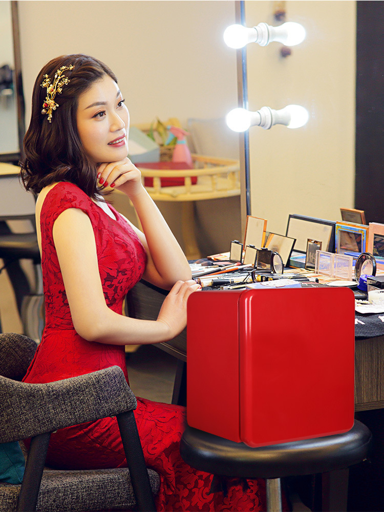 Hyukang's 50-L refrigerator, small mini-cooled retro-films, fashion beauty make-up.