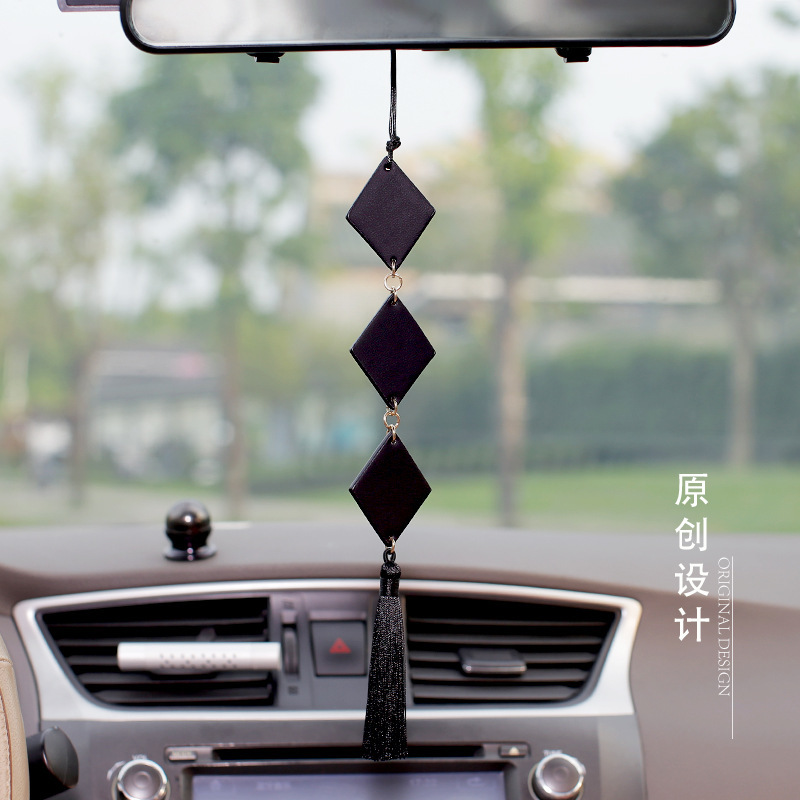 Car-mounted square car-mounted car-mounted car-mounted car-mounted vehicle-mounted with a high-end vision mirror.