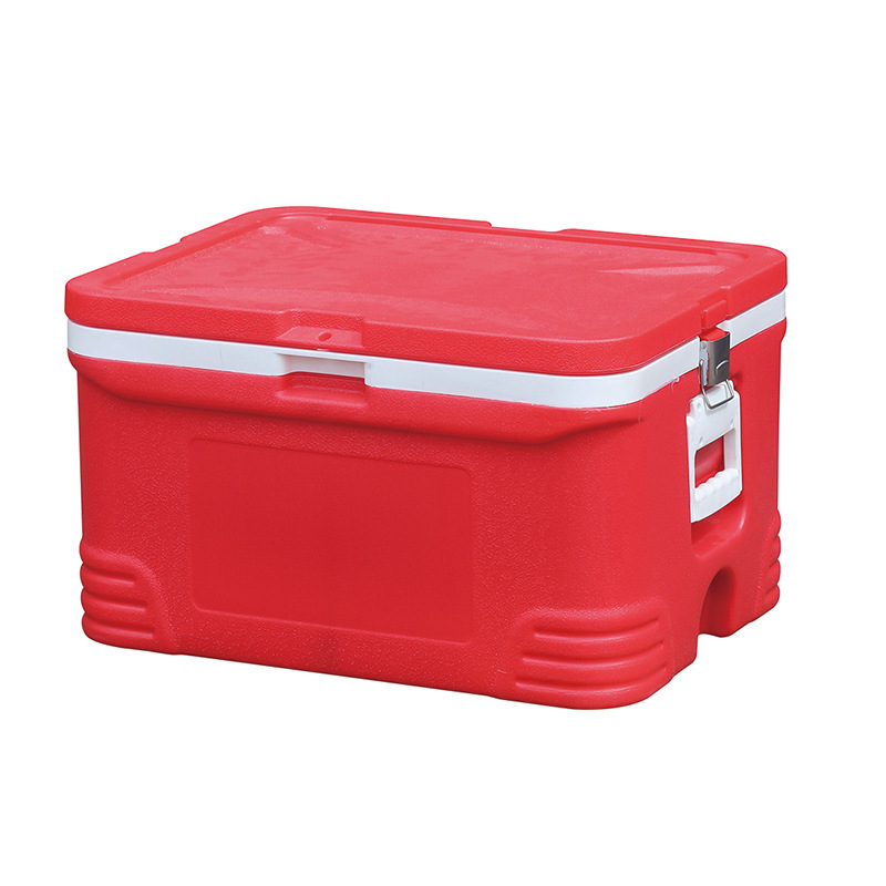 Cái áo khoác dài 48L để giữ ấm.