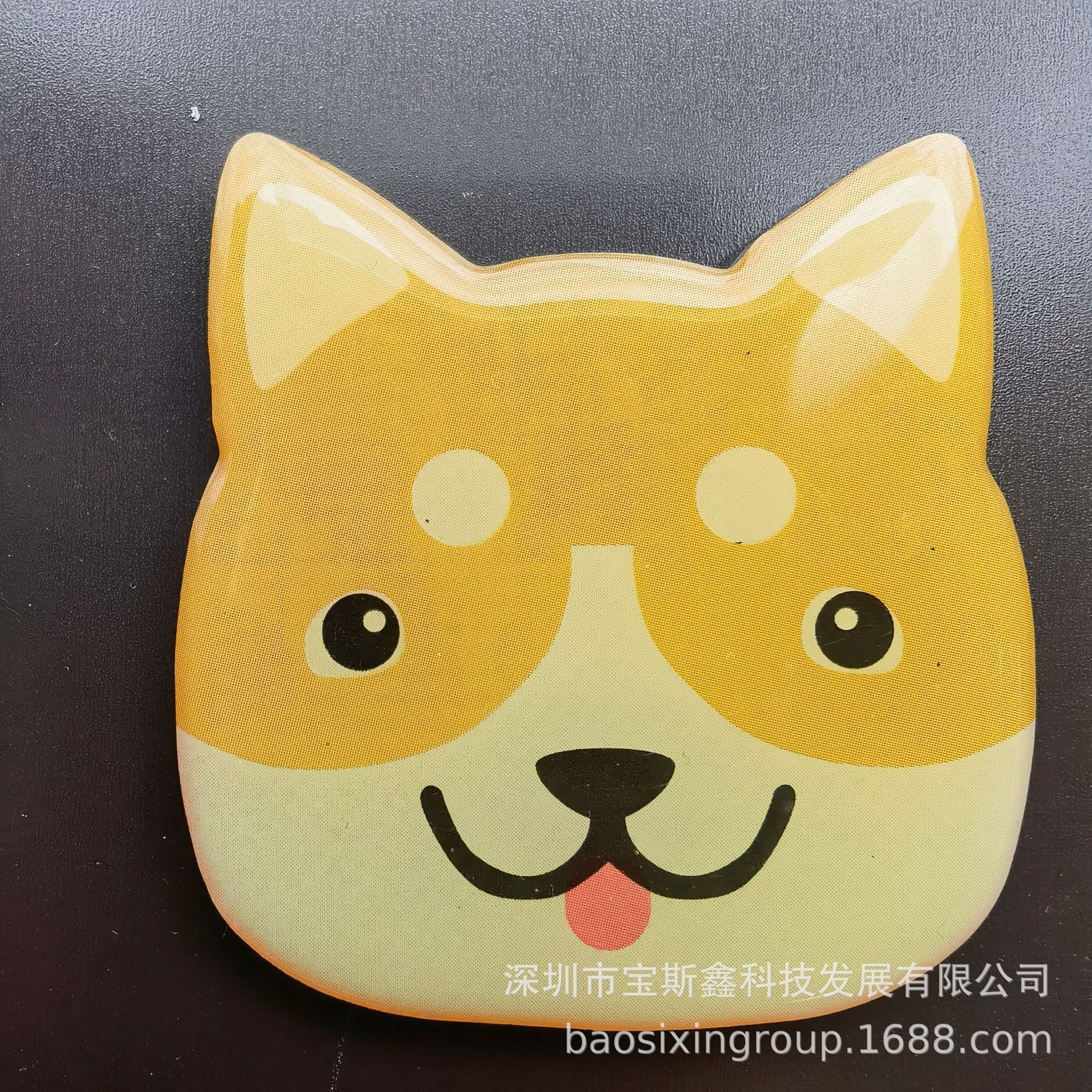 Nhà máy điều chỉnh tủ lạnh bằng đinh vít gỗ bá hương.
