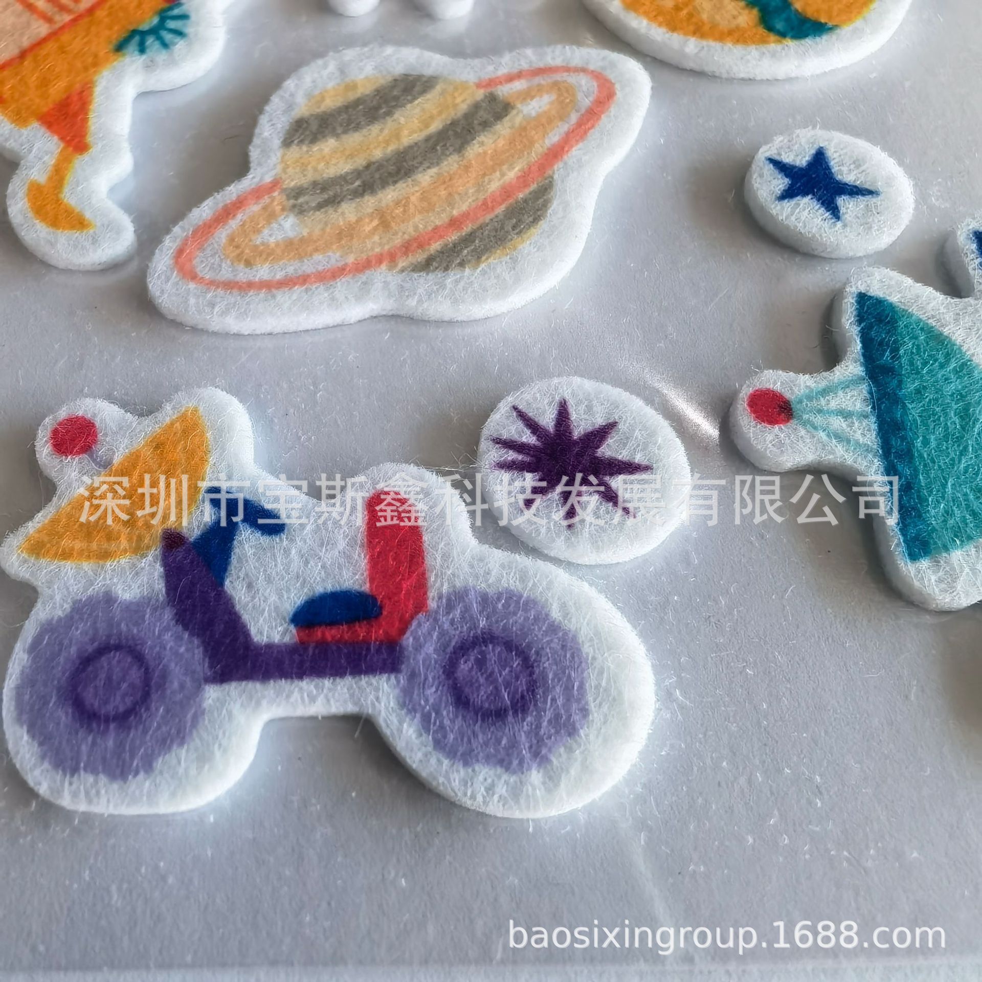 Nhà máy sản xuất tự chế đồ dùng cho động vật, giẻ màu, nhung nhiều màu.