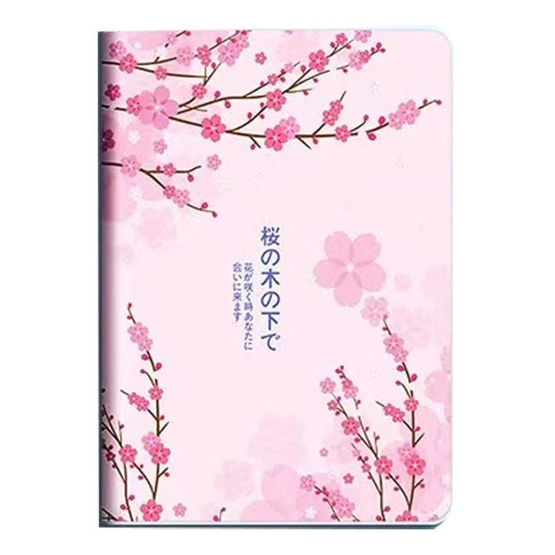 Học sinh làm dày đặc băng A4.