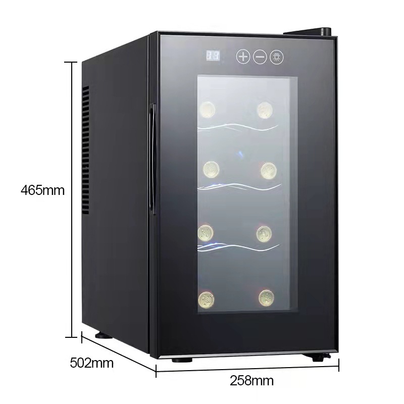 Một cái tủ lạnh nhỏ, được trồng ở nhà, lạnh cóng.