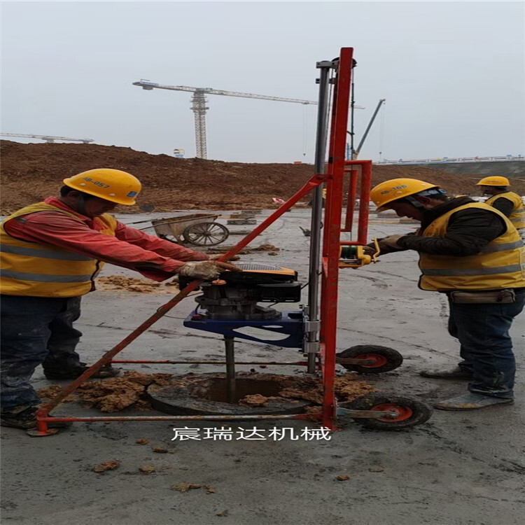 Pumping of earth-filled construction sites and digging of tube mud tools, electric and manual piping of helix machines