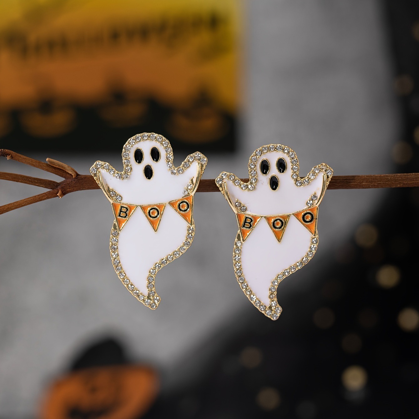 Halloween cross-border one-on-one with a lovely Halloween ghost-shaped alloy.