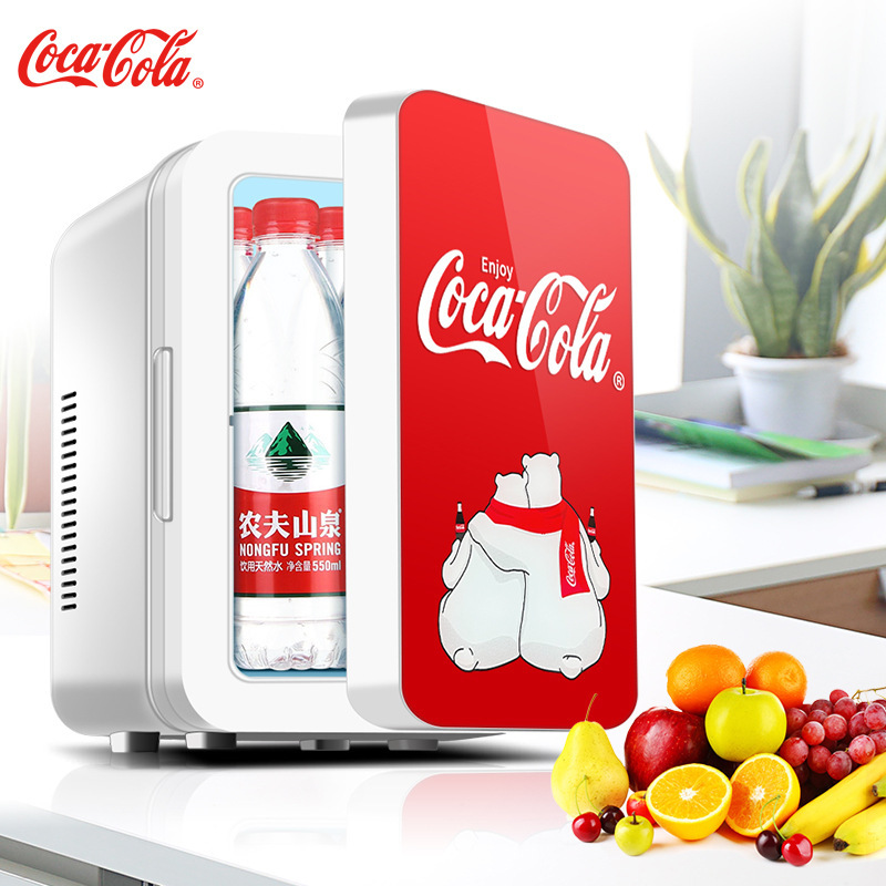 Nhà của Coca-Cola trong tủ lạnh, với gấu bắc cực cổ điển trong cả hai trường hợp.