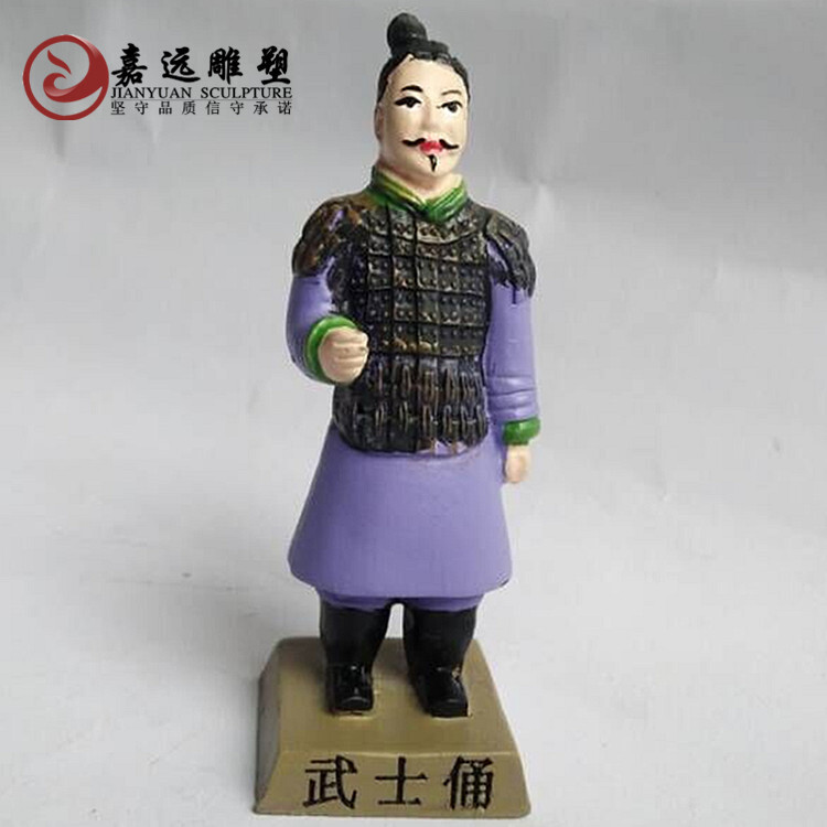 Five sets of artifacts for tourist souvenirs, eight centimetres coloured.