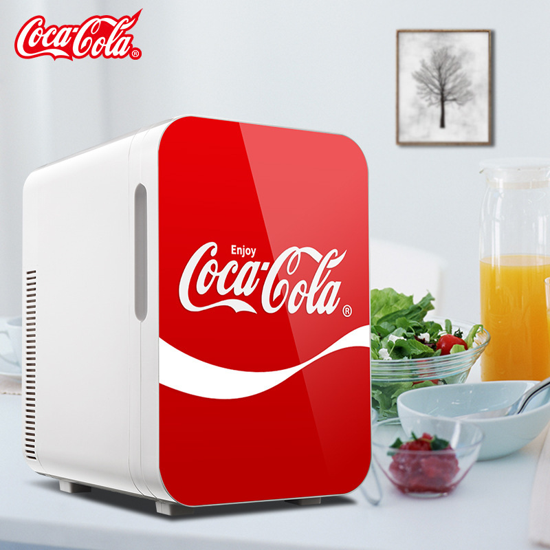 Coca-Cola thu nhỏ, xe hơi nóng đỏ cổ điển, 20 lít giao hàng cho sinh viên cấp 2.