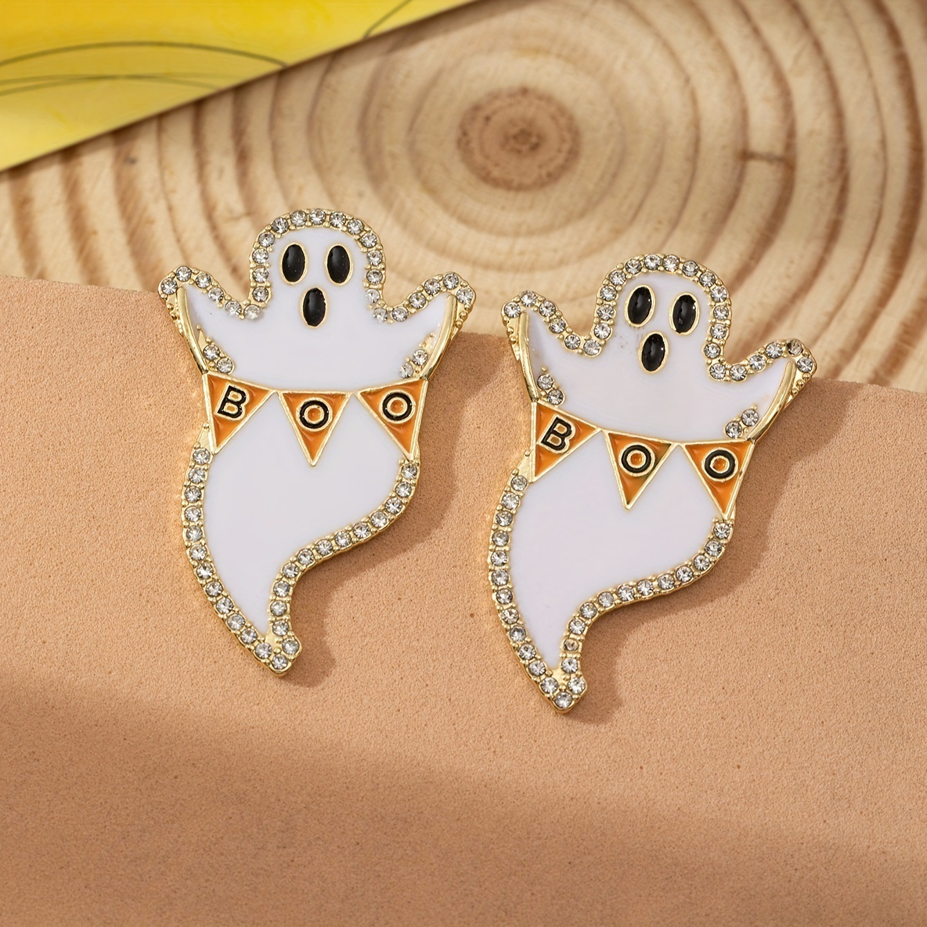 Halloween cross-border one-on-one with a lovely Halloween ghost-shaped alloy.