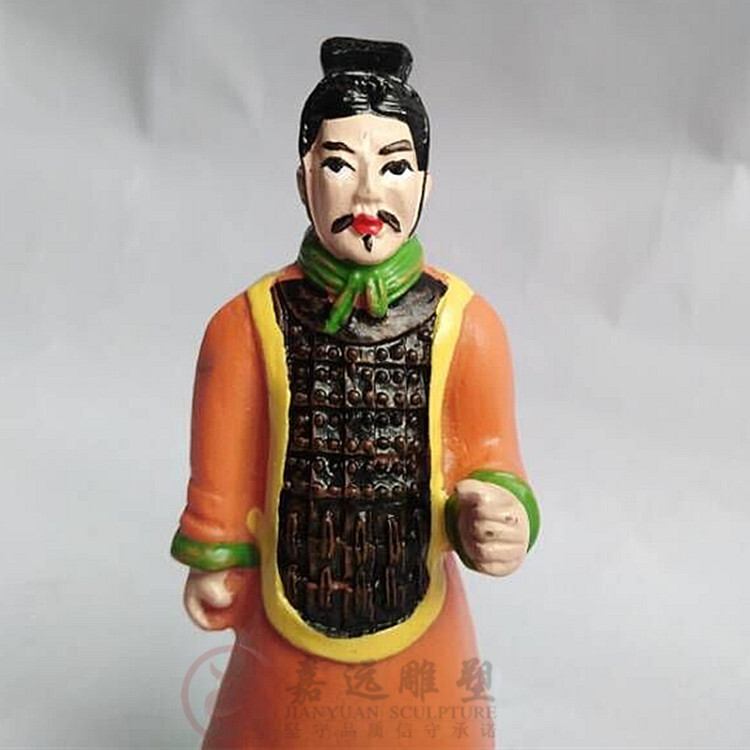 Five sets of artifacts for tourist souvenirs, eight centimetres coloured.