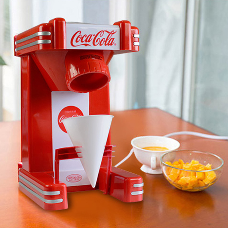 Coca-Cola Quảng cáo bán nước đá đưa ra một món quà buôn lậu trong một máy cắt băng toàn thân.
