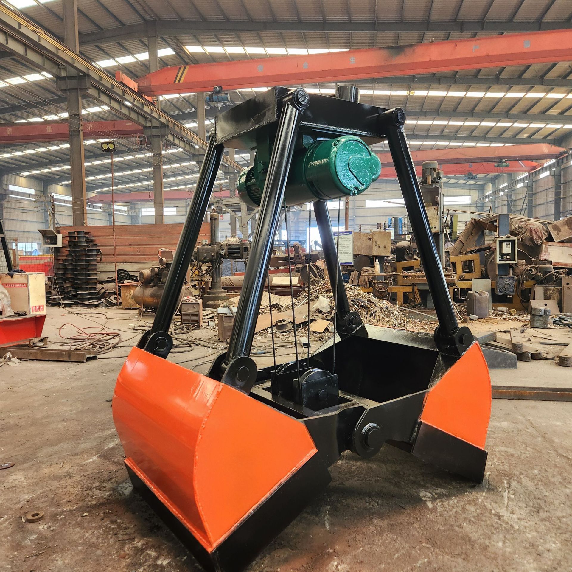 Một sự chiếm giữ thủy lực bằng rác thải than đá với một miếng cánh hoa hai cánh của con sông và một miếng kẹp bốn hàng.