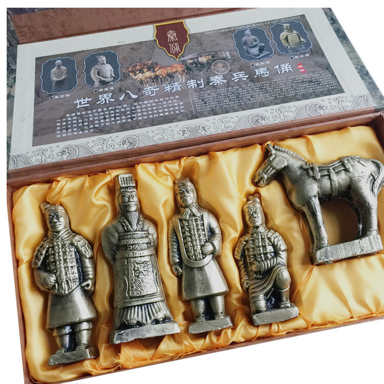 Hand-me-downs for foreign friends with a batch of tailor-made Sian gifts