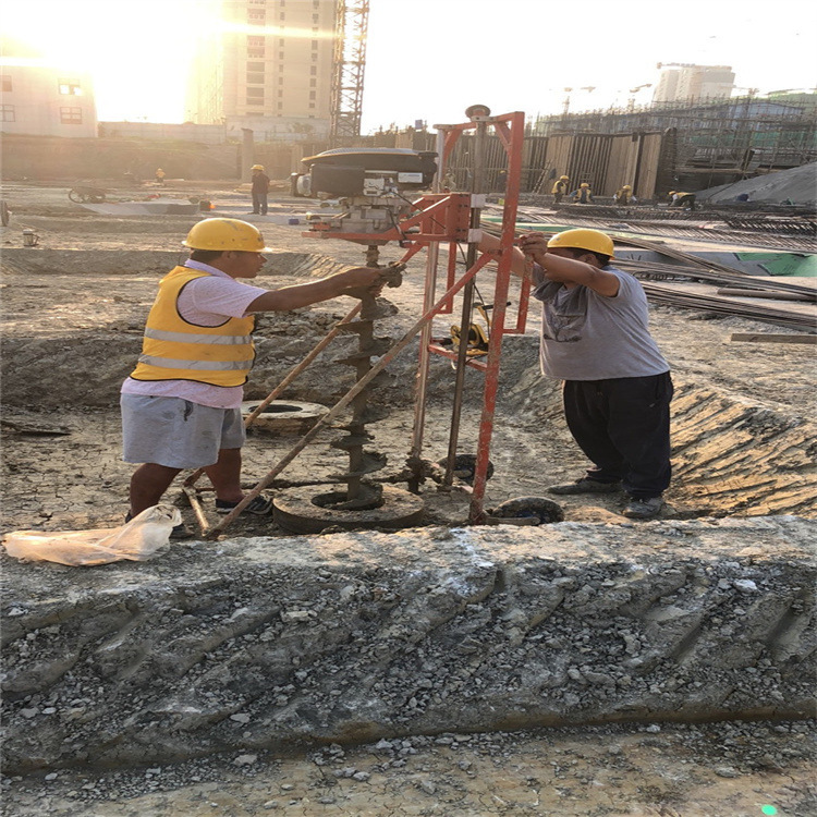 Construction of pre-fabricated cores of earth-pickers, site-based, prototype helix rigs