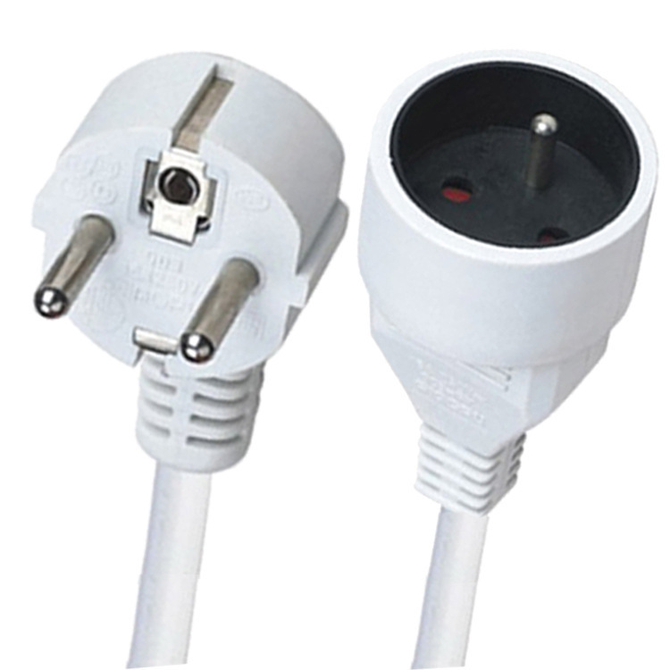 Nhà sản xuất sản xuất rất nhiều các ổ cắm mẹ người Đức bằng Euro-Euro-Euro.