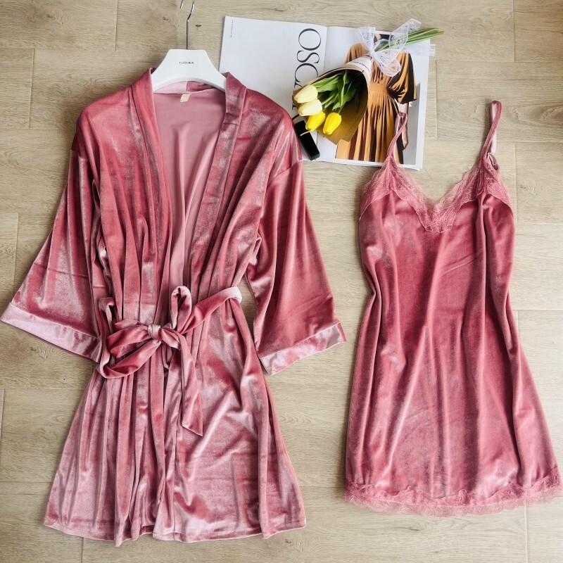 2022 New Net Red, với một bộ pyjama với một mùa thu nóng và áo ngủ nhung len mùa đông.