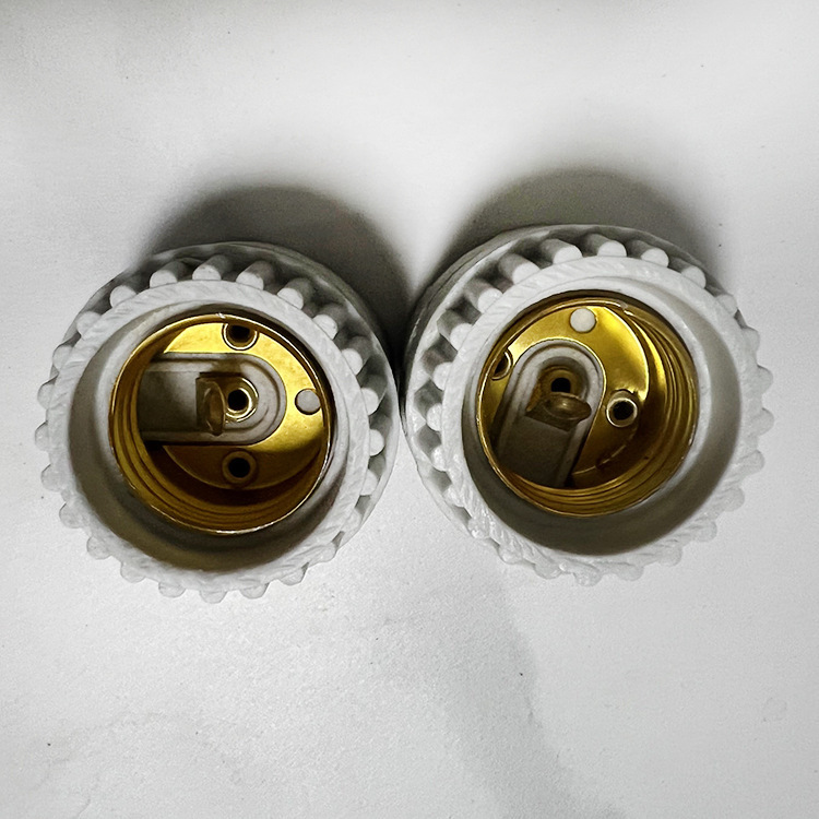 E26 E27 đèn bánh răng H504 đèn xe Ceramic rõ ràng được trang bị những sàn bóng đèn LED với những cầu thang bằng gốm dày