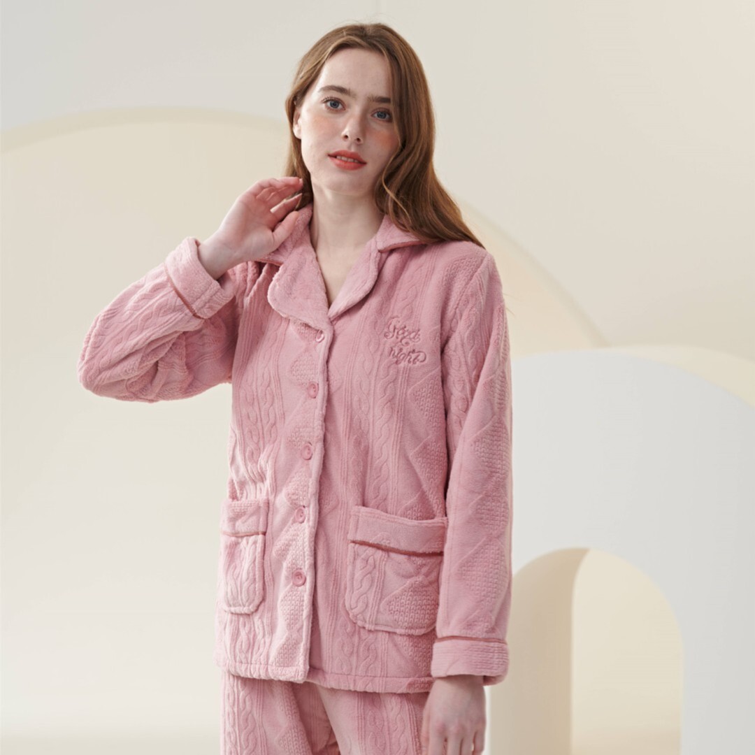Chiếc áo len mùa đông của Gemma, bộ đồ pyjamas nóng bằng vải chống nắng 228563.