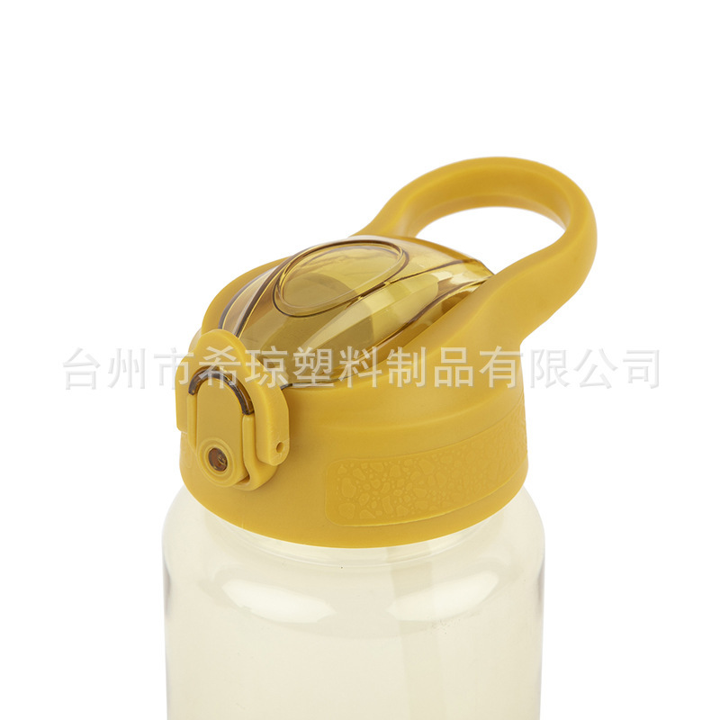 Các cốc nước chống nước dễ thương, và học sinh đi bằng nhựa.