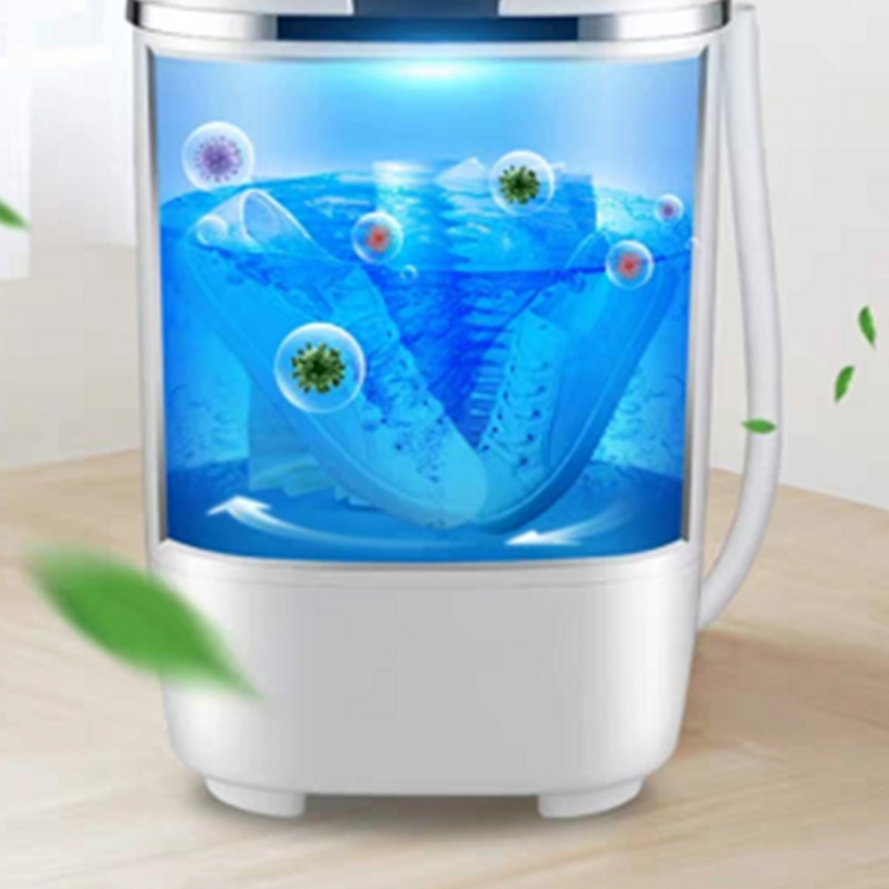 Một ngôi nhà bán tự động với một xô giày.