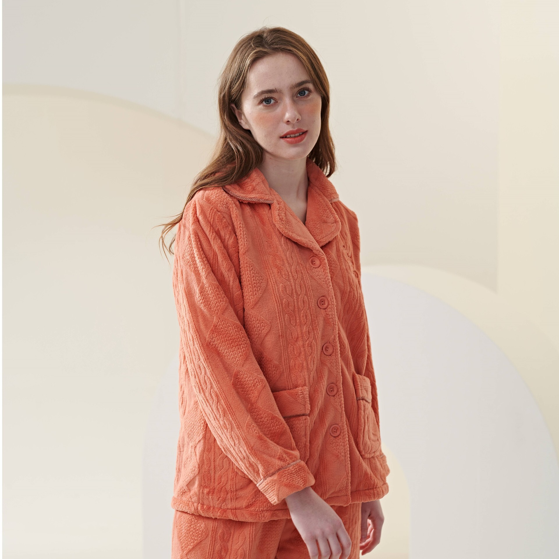 Chiếc áo len mùa đông của Gemma, bộ đồ pyjamas nóng bằng vải chống nắng 228563.