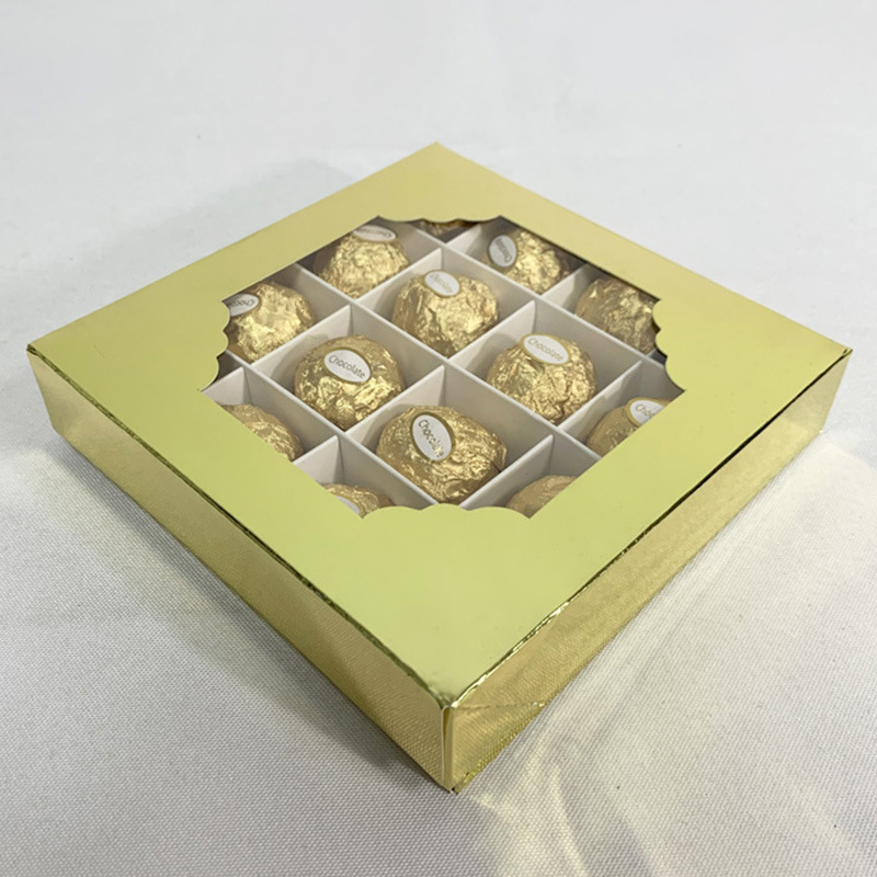 Trong suốt 16g tuổi, hộp sô cô la hoa hồng bạc với xà phòng và bướm cho tráng miệng.