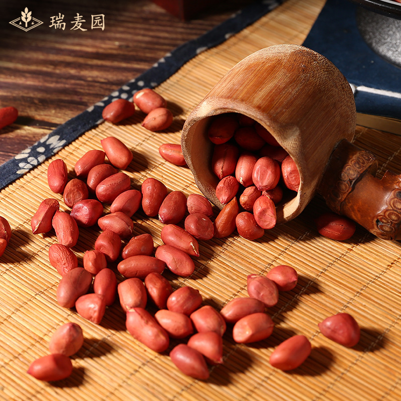 Fresh red-skinned peanut rice, a little red-clothed peanut fresh peanut, 400 g of dried fruit and food.