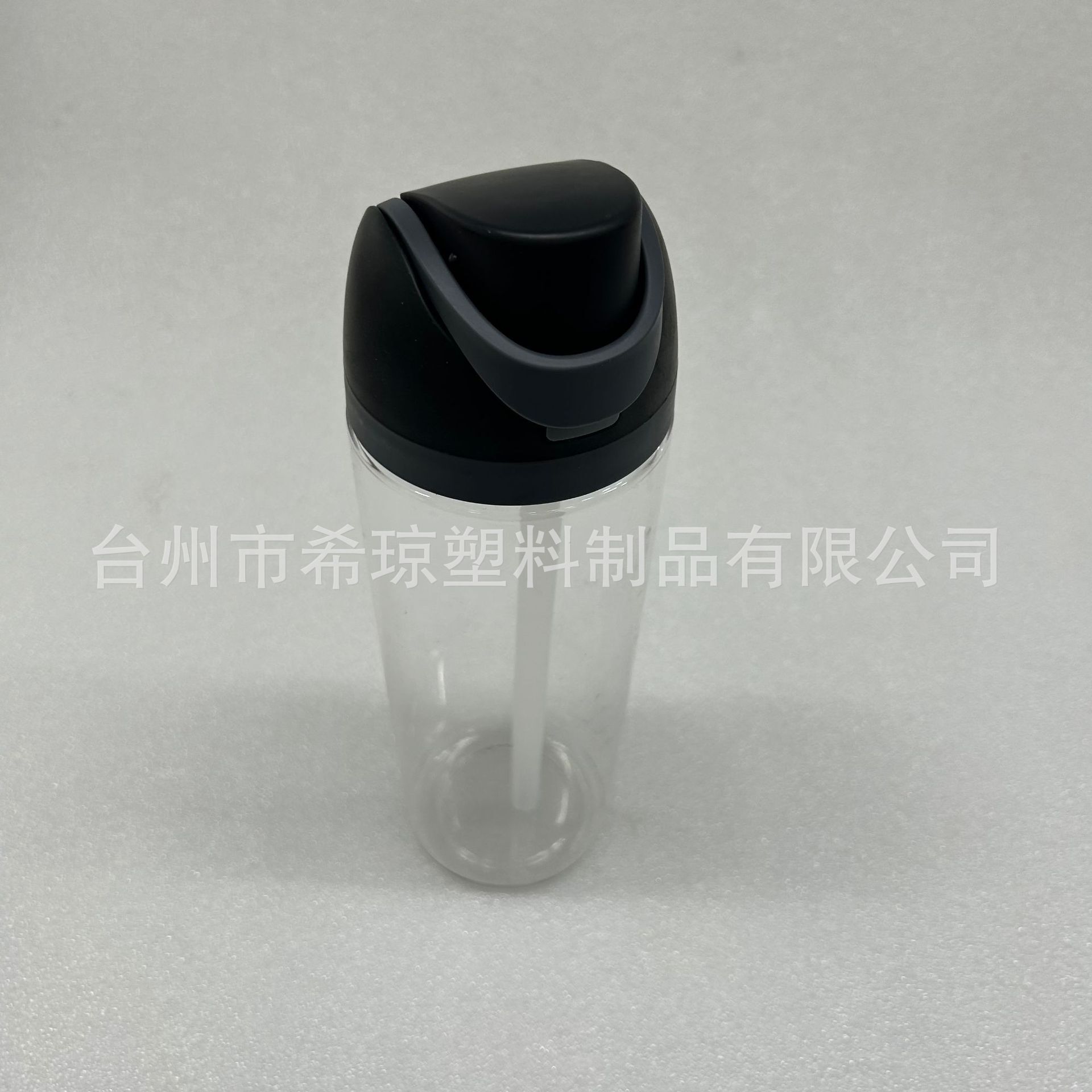 2024 ly rơm kiểu Amazon mới với tay cầm silicone, 24oz cốc nhựa một lớp, nhựa ngọt hai lớp