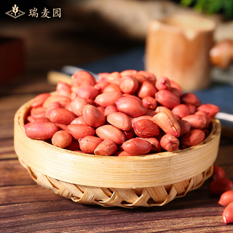 Fresh red-skinned peanut rice, a little red-clothed peanut fresh peanut, 400 g of dried fruit and food.